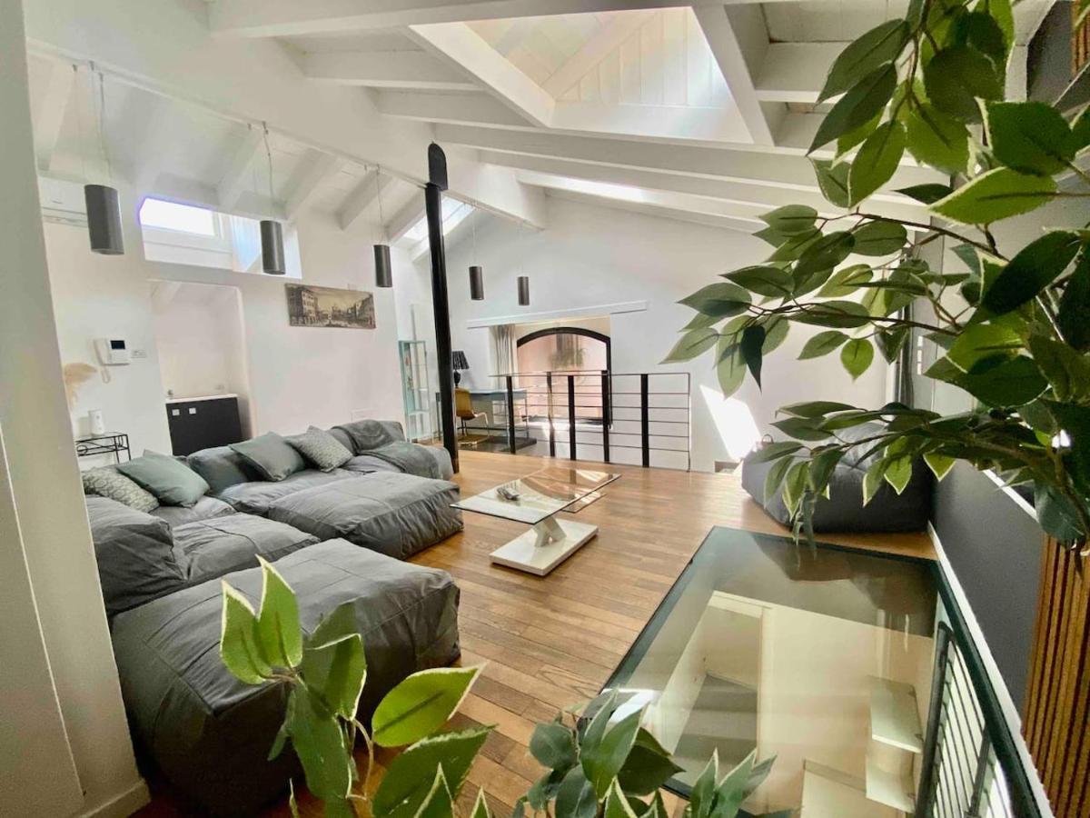 Luxury Industrial Apt Vicino Al Centro Con Garage Bréscia Exterior foto