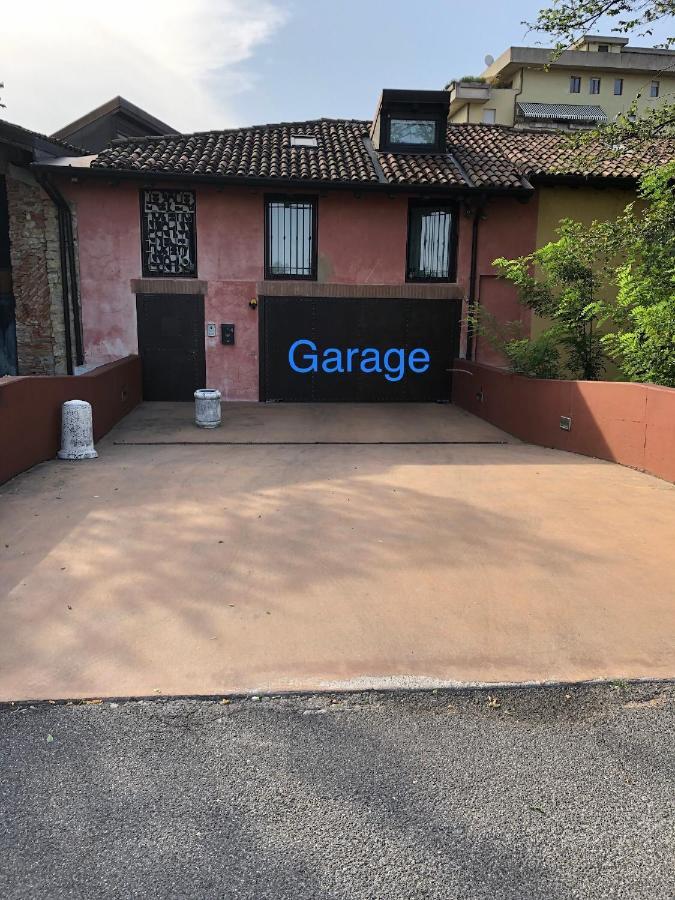 Luxury Industrial Apt Vicino Al Centro Con Garage Bréscia Exterior foto